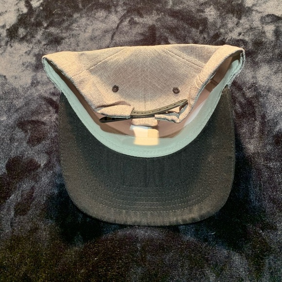 💛 Grey/Black Unisex Snapback Ballcap - Picture 7 of 16